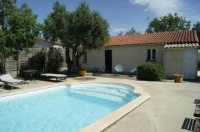 Studio avec piscine